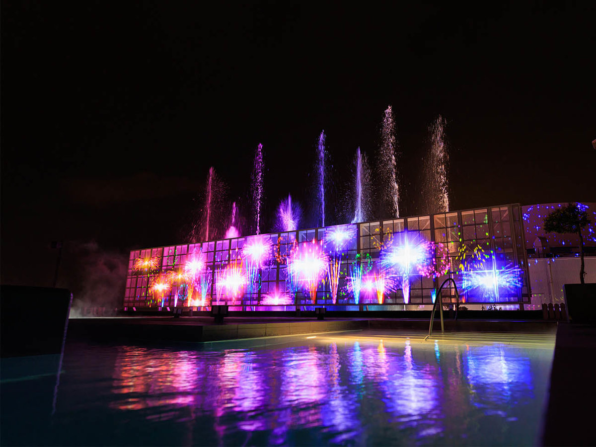 ���T��z�e�� �A�N�A�K�[�f���̕����V���[�C���[�W